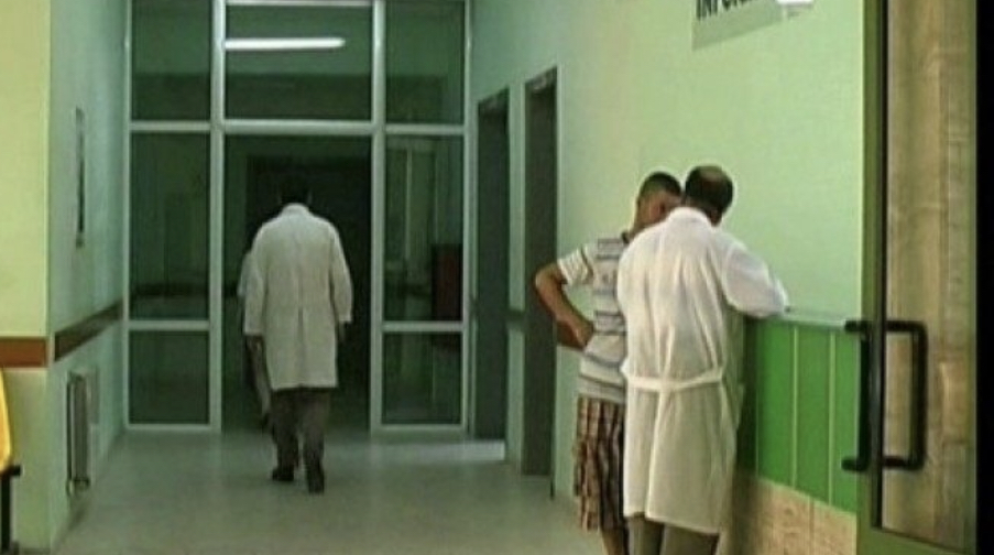 Korçë/ Babai rreh vajzën 16-vjeç, ajo i kthehet keq dhe e bën për spital