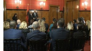 Rama: “Me një klik gjen një mik”,  dhe tamam mik që të zgjidh hallin…