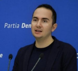“Vangjush Dako të arrestohet”, Salianji flet me emra: Me çfarë kriteresh emëroi…