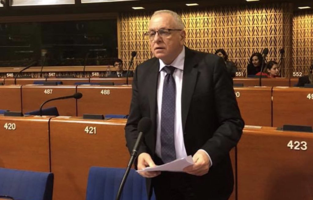 Kandidatura për ‘Strasburgun’, deputeti i PD ndërkombëtarizon skandalin