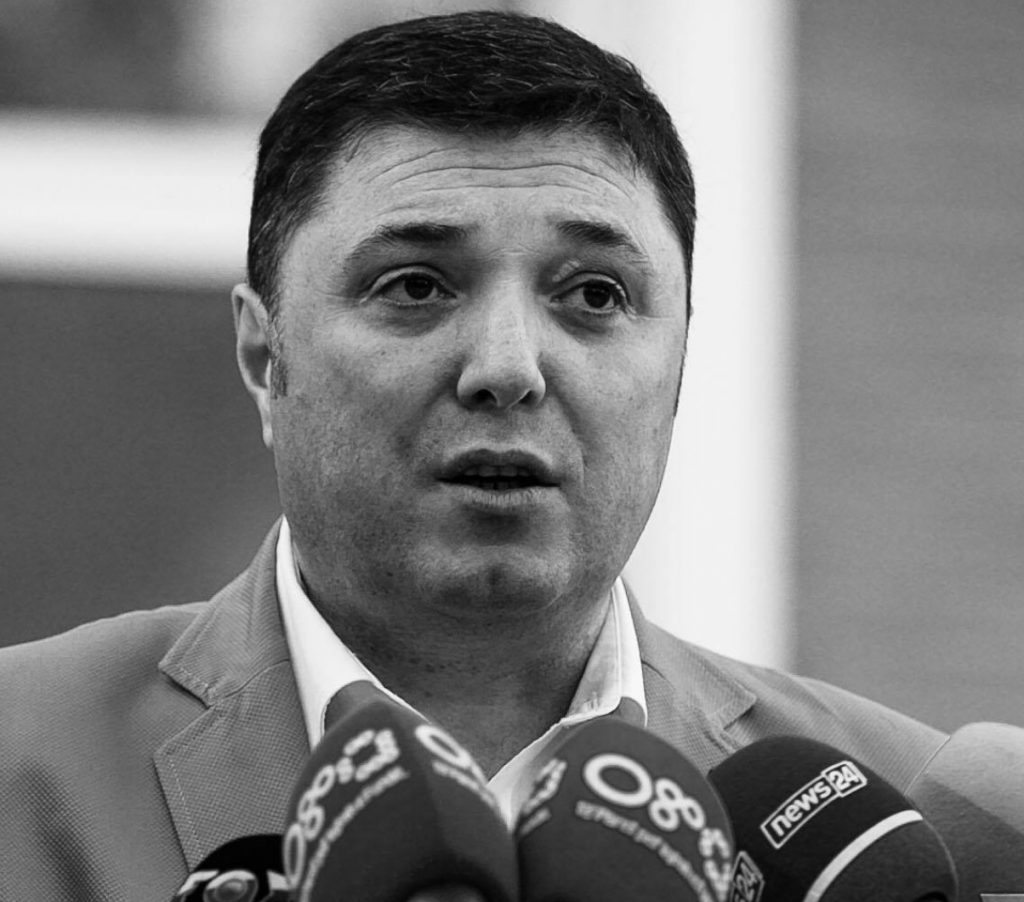 Kryediplomati duhet shkarkuar…