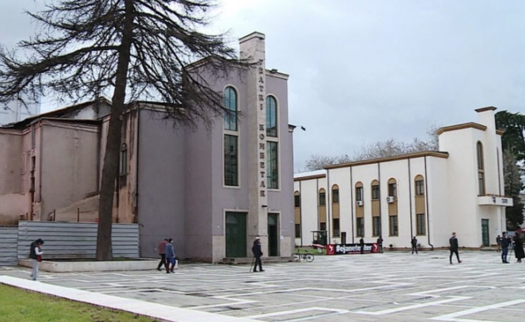 Shembja e Teatrit, socialistët në komision rrëzojnë dekretin e Metës