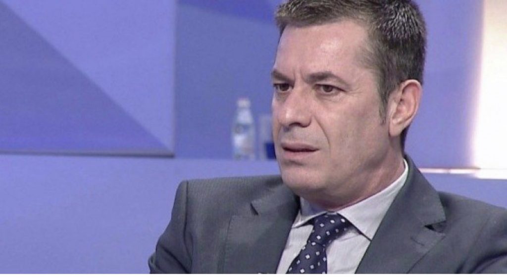 Kush eshte  i afërmi i një të rëndësishmi në qeveri që u masakrua nga një personazh i krimit ?