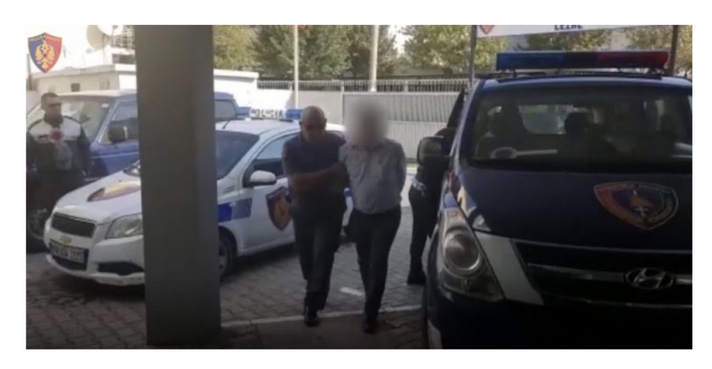 EMRAT/ Tjetërsuan tokën në Kurbin, pranga ish-zyrtarëve të Hipotekës. Momentet e arrestimit