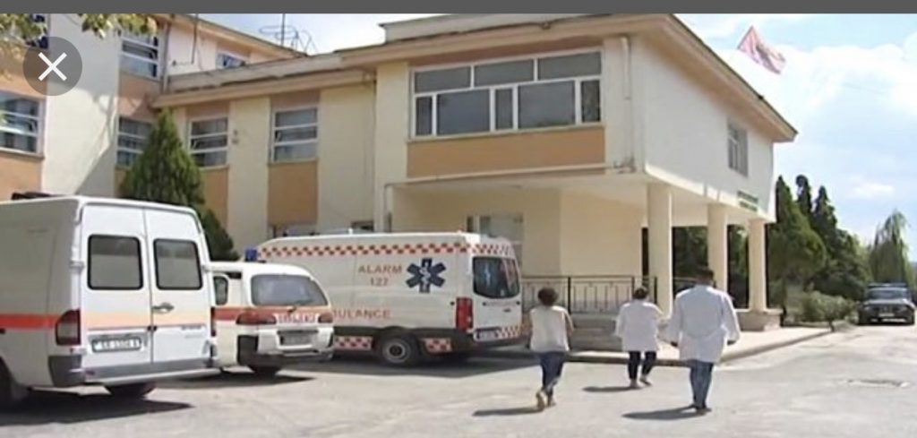 Sherri në Ersekë, perfundon rëndë në spital 28 vjeçari