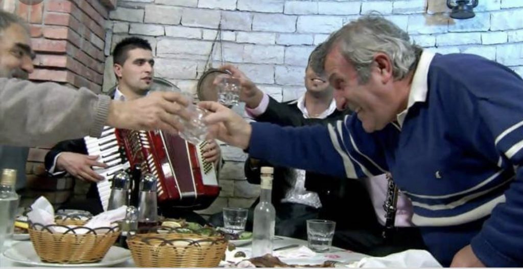 Qytetet tona më “pijanece” në vend, Lezha kryeson listën, në fund është …