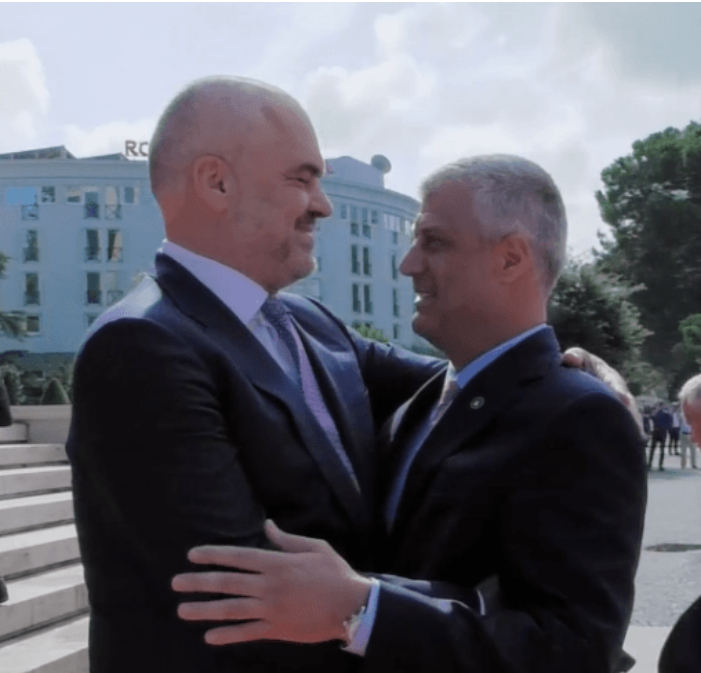 VIDEO-HUMOR Rama-Thaçi, sa shumë  ngjajnë…