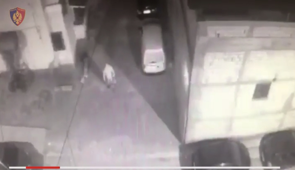 Kush është 46-vjeçari që i dogji makinën Drejtoreshës, ishte larguar nga puna pasi… (VIDEO)