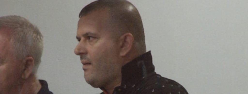 Deputeti  që e ka komshi Alizotin: Është hajdut, i kam dhënë 10 mijë lekëshe disa herë