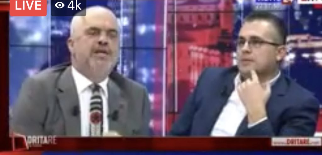 Rama “çmendet” në Dritare…