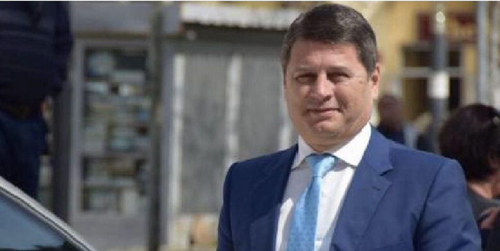 Ish-polici “Një person me diktofon po inçizonte Asamblenë e PS”, deputeti tregon si e zbuloi përgjuesin