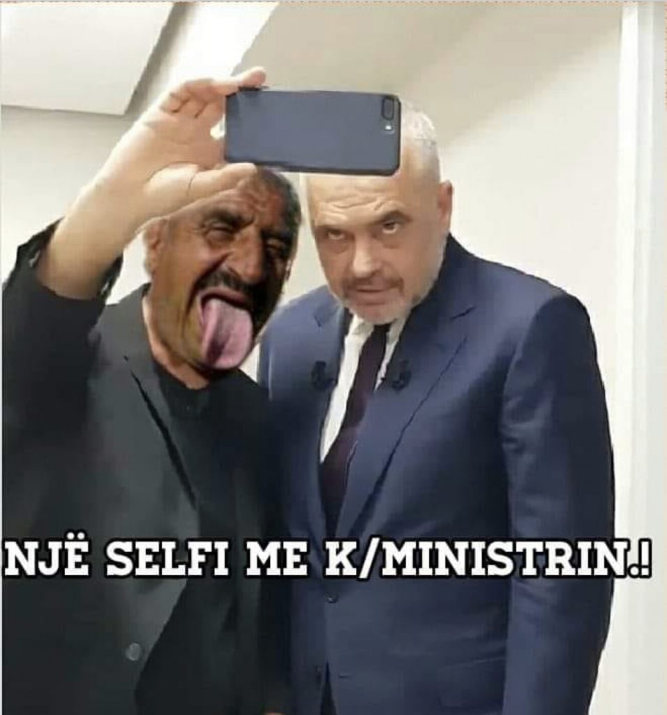 FOTO-HUMOR/ Nje selfi me Kryeministrin