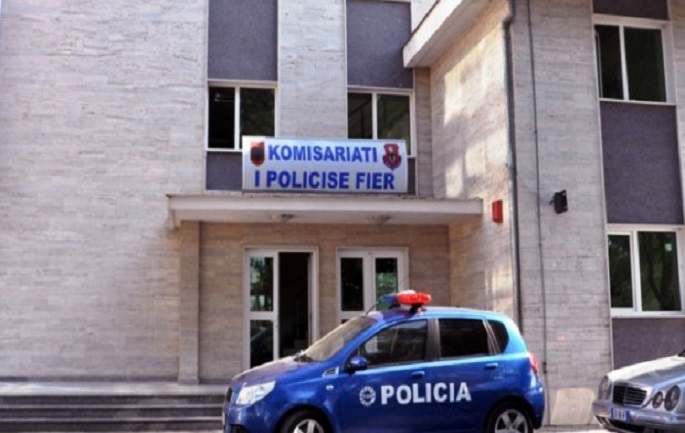 Tentoi të fus drogë në burg, pranga 59-vjeçarit në Fier