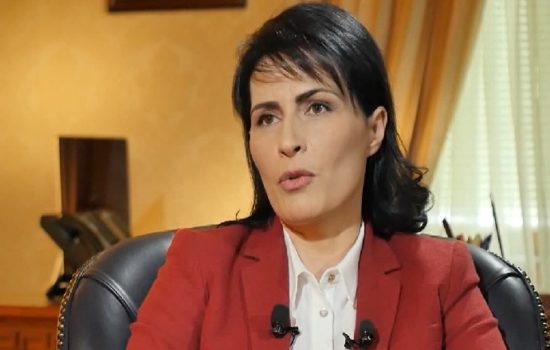 U konfliktua në zyrë me Donika Prelën, kush është prokurorja që paditi sot Arta Markun