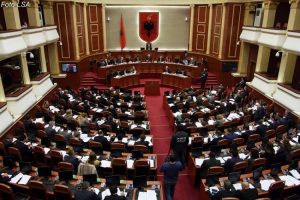 Miratimi në fshehtësi/ Socialistët e bëjnë veten të paprekshëm nga ligji