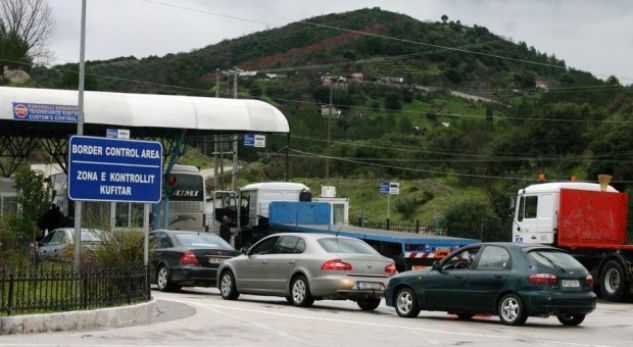 Dashuria vihet në pranga, fshehu drogën në kovën me reçelin e qershisë