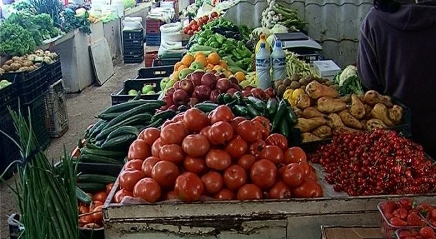 Ndotje ekstreme në Lezhë, rrezikohet tregu i fruta-perimeve dhe konsumatorët