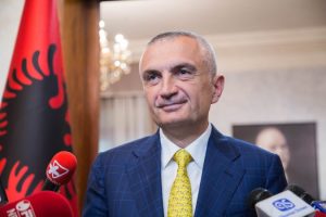 Meta firmos dekretin, Xhafaj zyrtarisht jashtë qeverisë