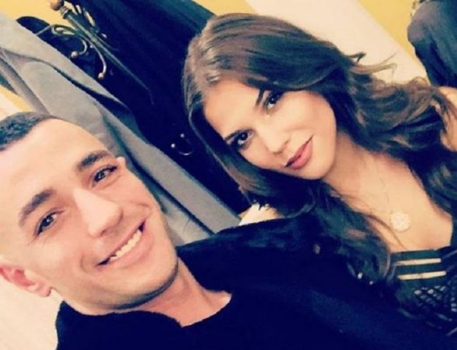 FOTO/ E fejuara shpreh mbështetjen ndaj Stresit