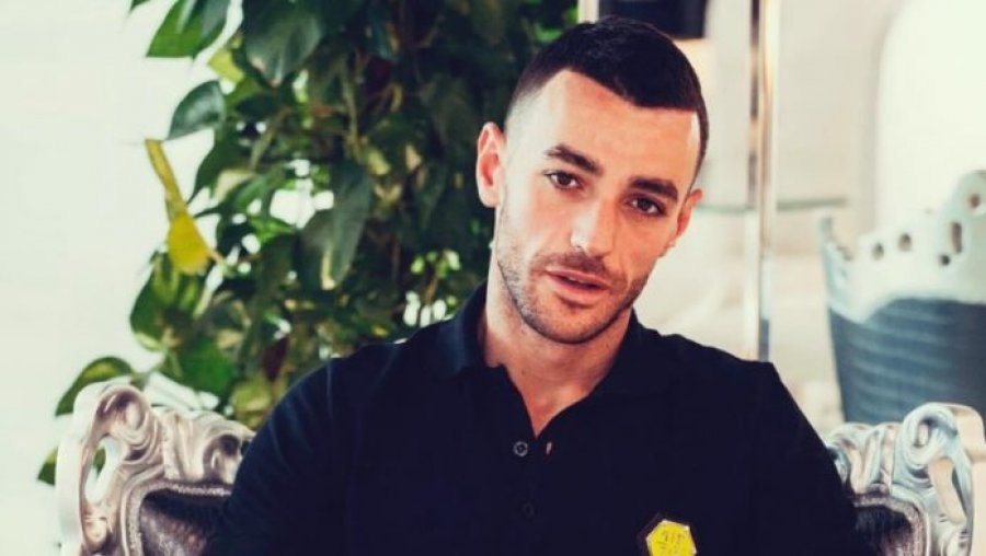 Qelia nuk e ndal Stresin, ben deklaraten e papritur ne instagram.