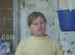VIDEO/Nëna kërkon vetëm bukë për dy fëmijët e uritur