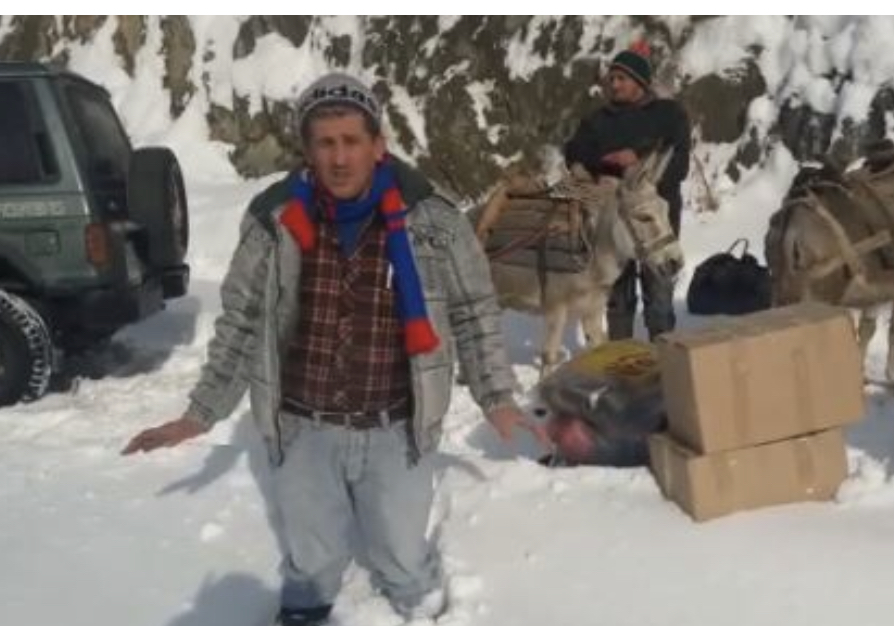 VIDEO /Presidenti i “FK Kukesi ” Gjici, ndihma për familjen e izoluar nga dëbora