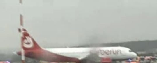 Merr flakë aeroplani, ishte i linjes Stuttgart-Prishtinë