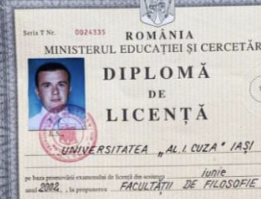 Diplomat/ Nga arsimimi në Shqipëri te studimet në Rumani, ja rezultatet e Taulant Ballës