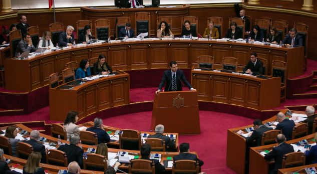 Basha: Rama erdhi në parlament në gjendje të droguar