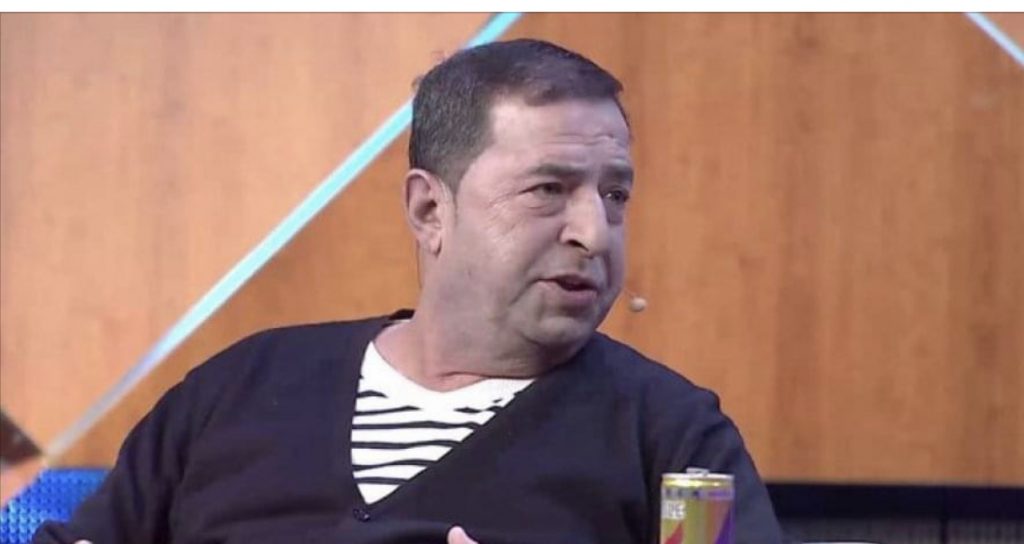 Humor nga Xhevahir Zeneli/Të lutem do ta heq tani se mu nxeh shumë. Aman mos ma hiq i lutej nusja jote