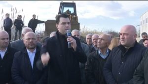 VIDEO/Basha sot në Valias dhe Kamëz