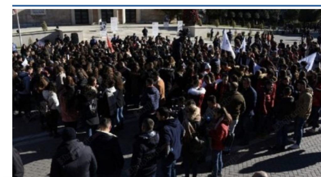 Protesta, studenti: Na kanë shantazhuar  prindërit