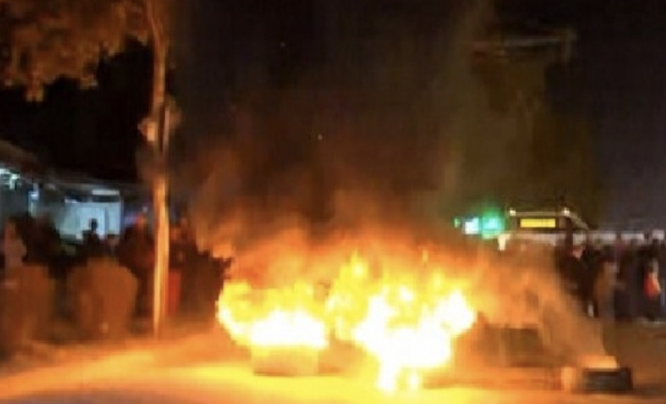 Protesta e Unazës së në ditën e 60 të saj me tym e flakë
