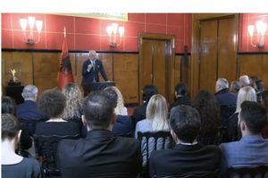 Rama njofton lajmin e mirë për studentët: Është shtyrë afati i aplikimit për…