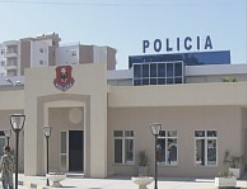 Eksploziv, lokalit në lagjen ‘Pavarësia’ në Vlorë, policia në vendin e ngjarjes