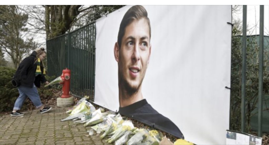 ZHDUKJA E EMILIANO SALA/ Policia nuk do ta kërkojë më lojtarin, fillojnë ankesat ndaj këtij vendimi (FOTO)