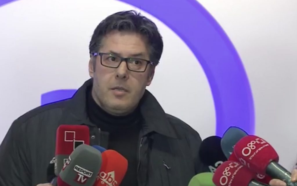 “Opozita në parlament”/ PD i përgjigjet ambasadorit të BE: Ai tha edhe se mbaroi lufta ndaj krimit…