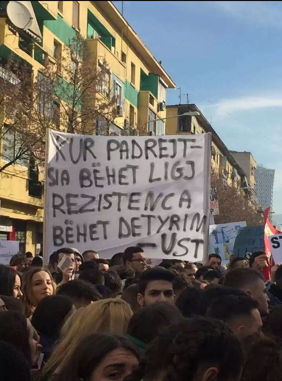Pedagogët apel qeverisë: Në grevë më 1 Shkurt, nëse nuk plotësohen kërkesat, të rrëzohet ligji për Arsimin e Lartë