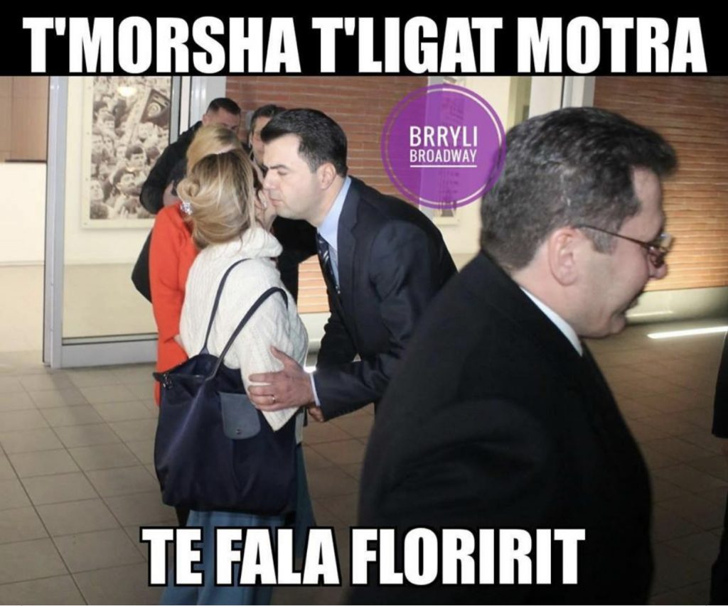 Po theva këmbën e majtë votën do ia jap Lulit, po theva të djathtën votën e merr Mona…
