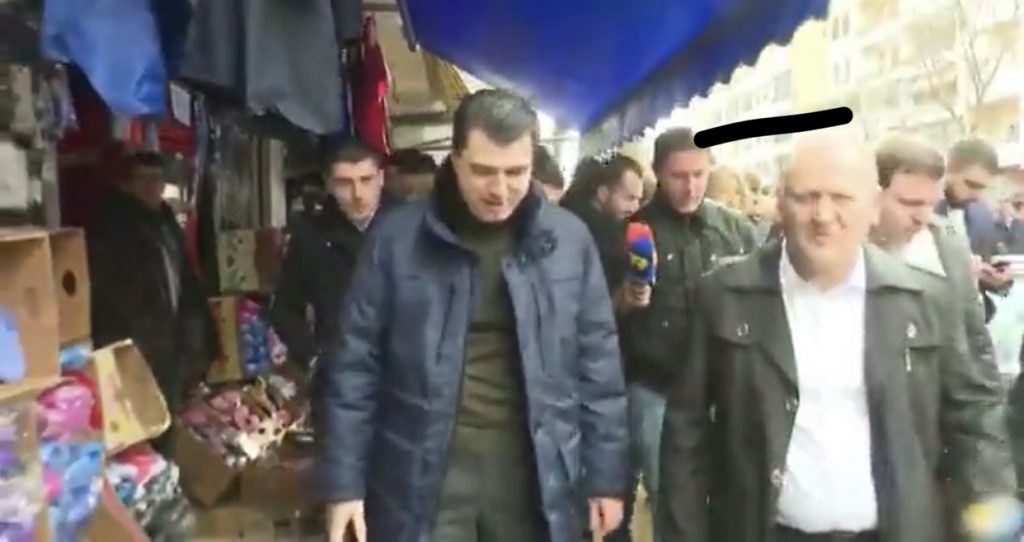 Basha në Shkodër/ Tregtarët : Kemi dalë në fresk e po rrimë! Basha u jep dorën: Më 16 shkurt në Tiranë, ta largojmë këtë qeveri