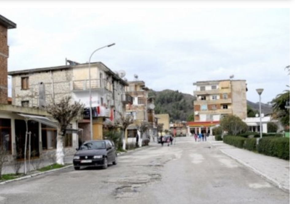 Memaliaj/Jetonte i vetëm pas divorcit, 57 vjeçari gjendet i pajetë në banesë