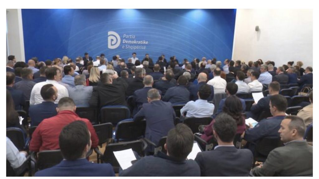 PD mbledh sot Këshillin Kombëtar, Basha zgjedh ekipin e ri