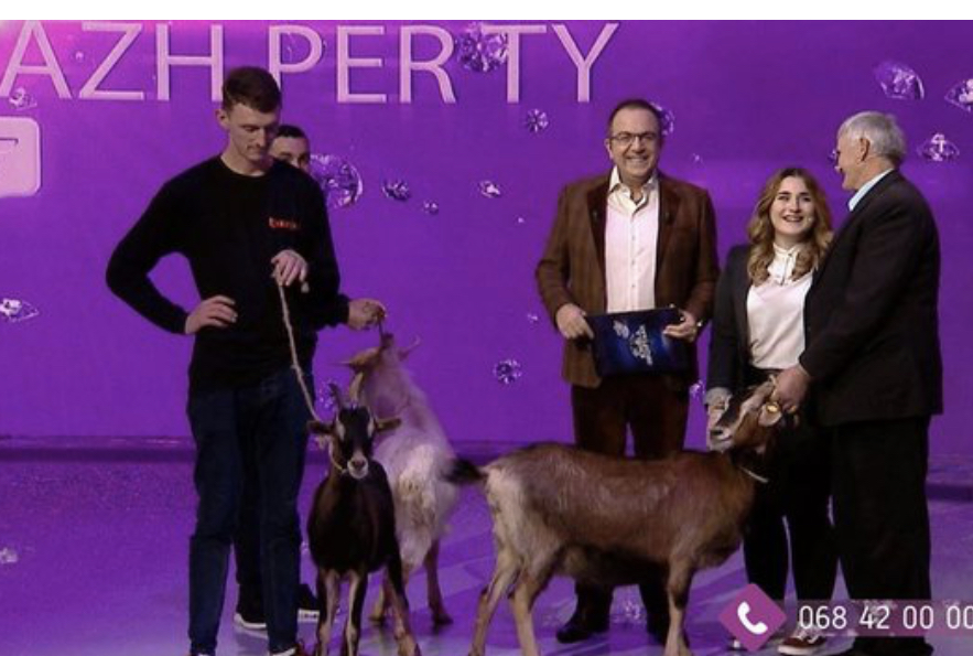 E dhimbshme, Ana tregon jetën e dyfishtë të të atit dhe vuajtjet e saj… i bën surprizën njeriut special