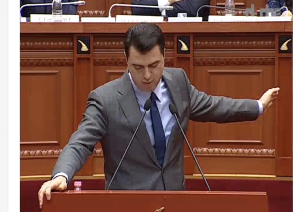 Basha me ironi u drejton gishtin ministrave të rinj: Kush janë këta? I njihni?