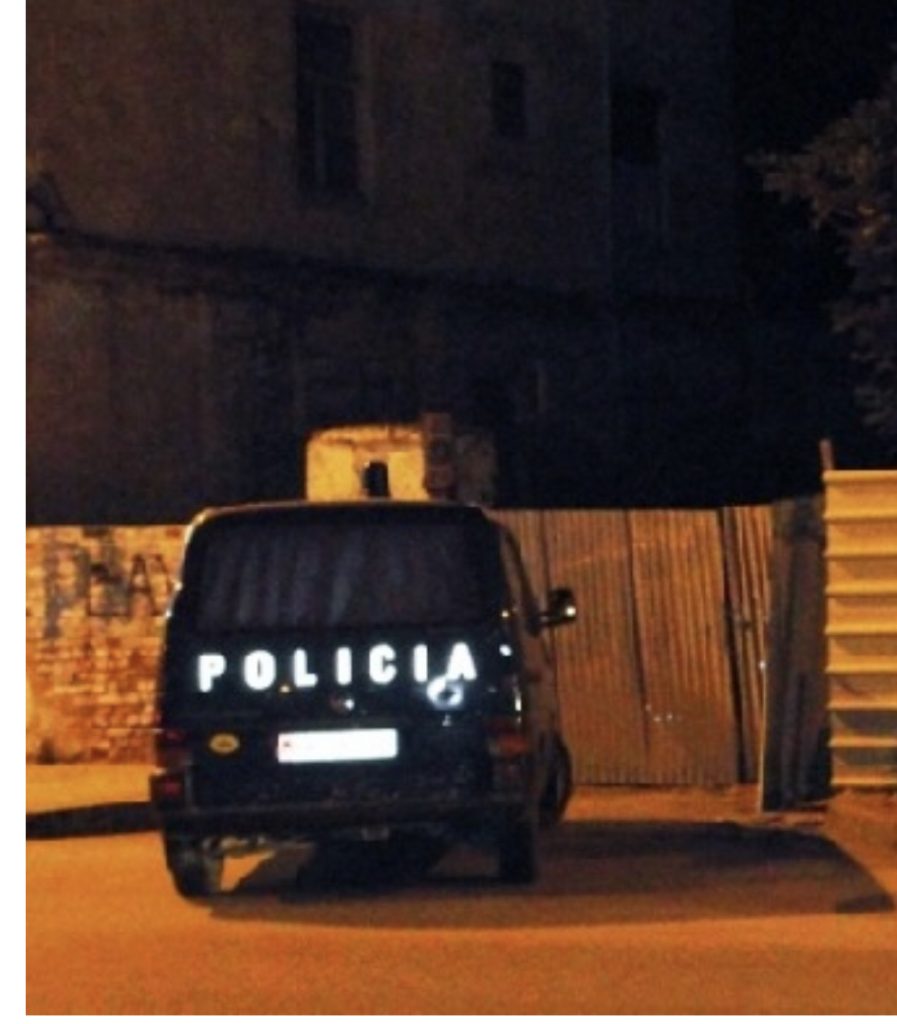 KORÇË, BABAI I NGUL THIKËN NË QAFË TË BIRIT (EMRAT-DETAJE)