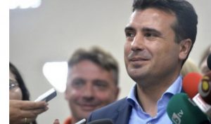 Zaev: Gjuha shqipe është gjuha e dytë zyrtare në Maqedoni