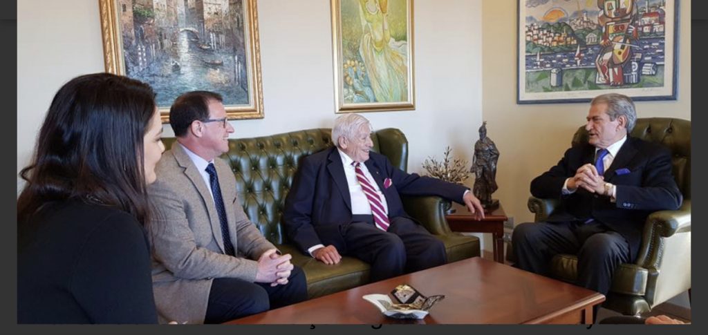 Berisha me ish-ministrin gjerman: Rama po mbyll dyert e BE, në Shqipëri ka grusht shtetit