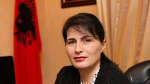 Ndodhi edhe kjo: Arta Marku hap hetim për `Zërin e Amerikës`!