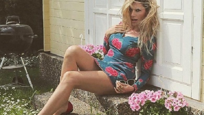 LEDINA ÇELO TREGON SE SI DUKEJ NË VITIN 1998: BUZËVE S‘KAM Ç’U BËJ (FOTO)
