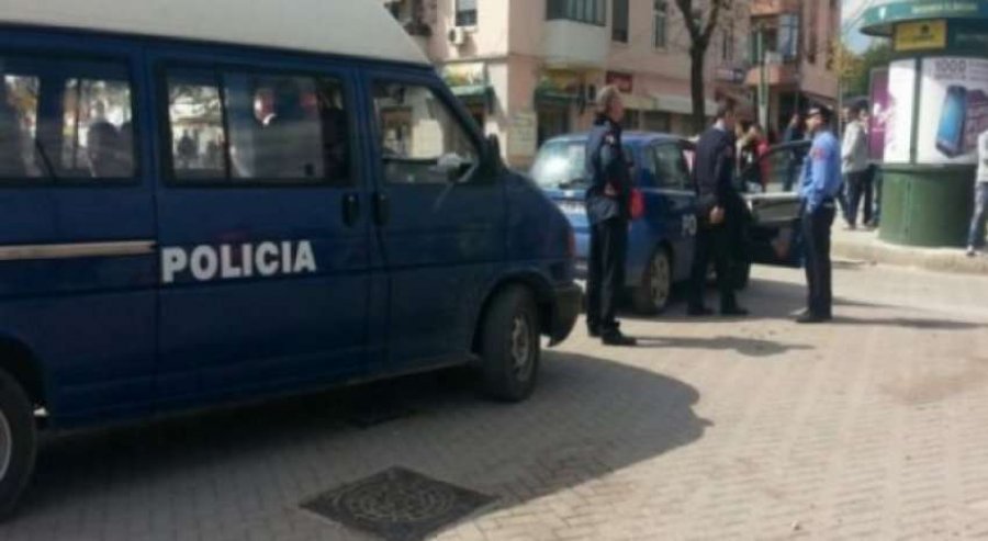 Vodhi banesën dhe u kap me drogë, arrestohet 31-vjeçari në Berat